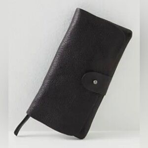 FREE PEOPLE Pulito Leather Wallet Black
